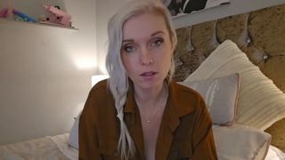 Lexi Snow – Aunt Sucks Your Cock As Payment
